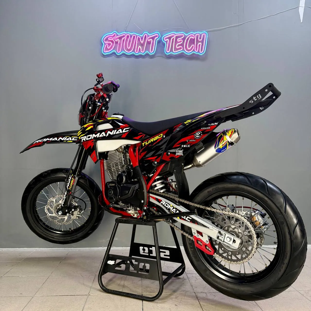 Romaniac Turbo 300 Stunt от Stunt Tech