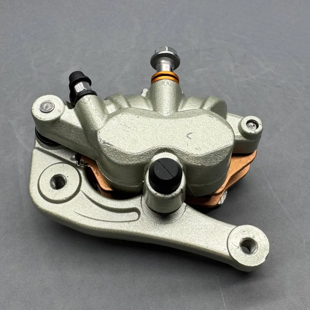 Суппорт передний сборе KTM HUSQVARNA GAS GAS GR7 GR8 АTAKI AVANTIS KEWS HJ AJ1 (c колодками)